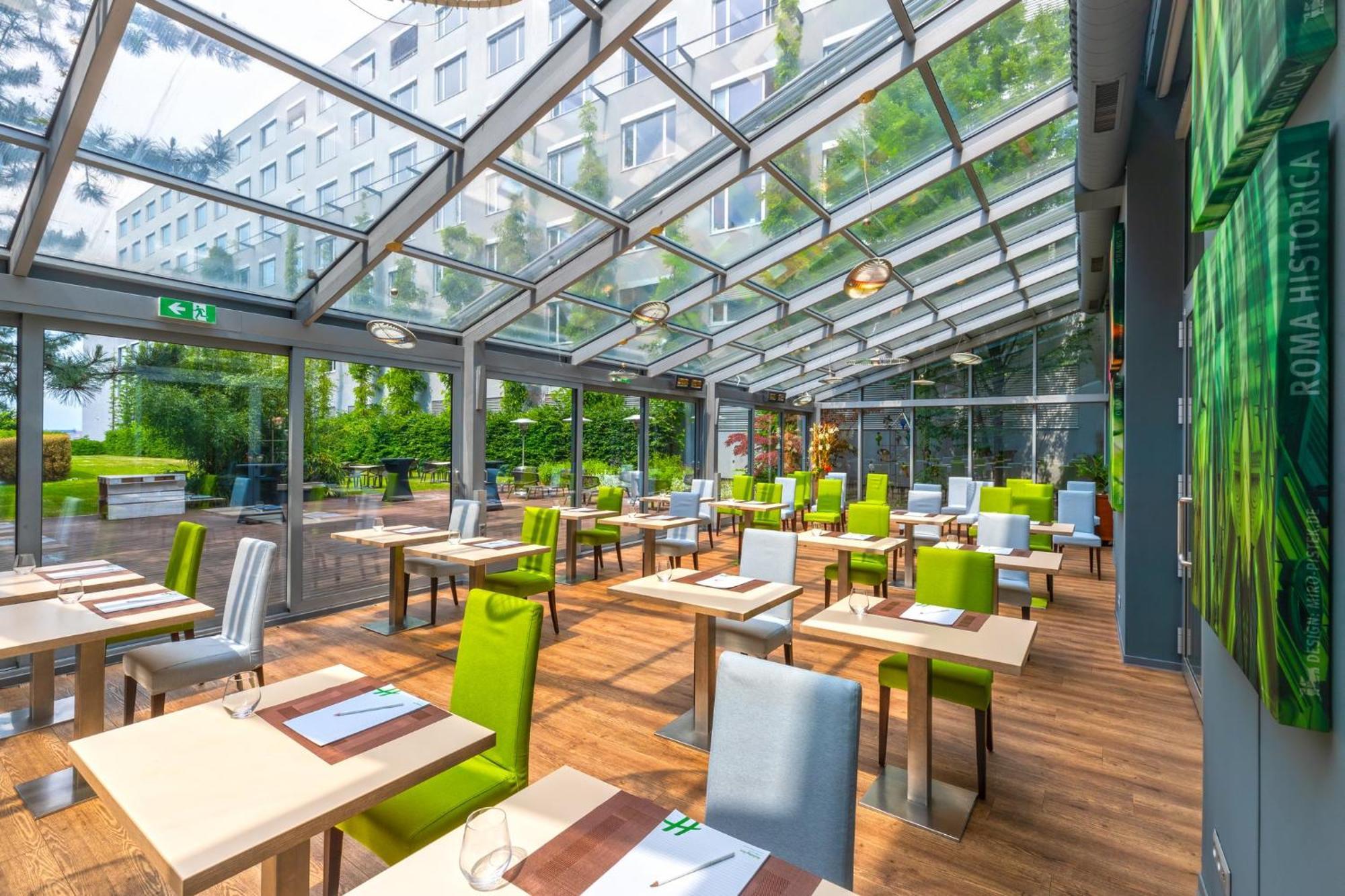 Holiday Inn Prague By Ihg Eksteriør bilde